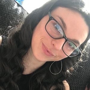 Meet your Posher, Akacia